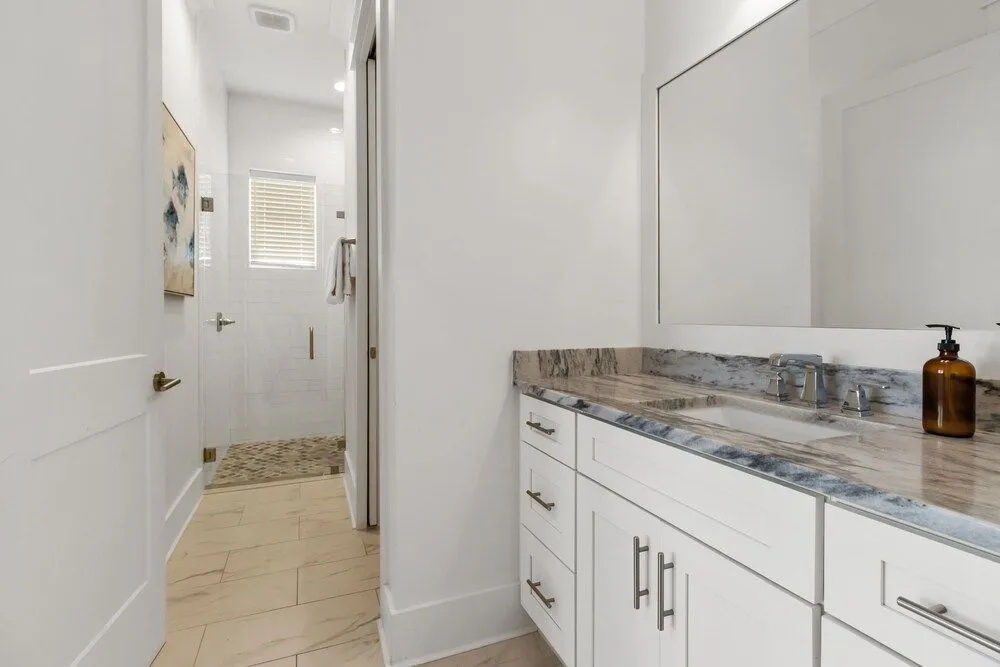Destin's Gem by Avantstay Steps to the Beach w/ BBQ & Pool