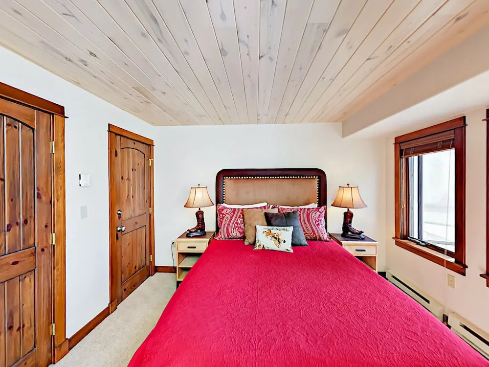 1800 Burgess Creek Rd 103 Condo by RedAwning