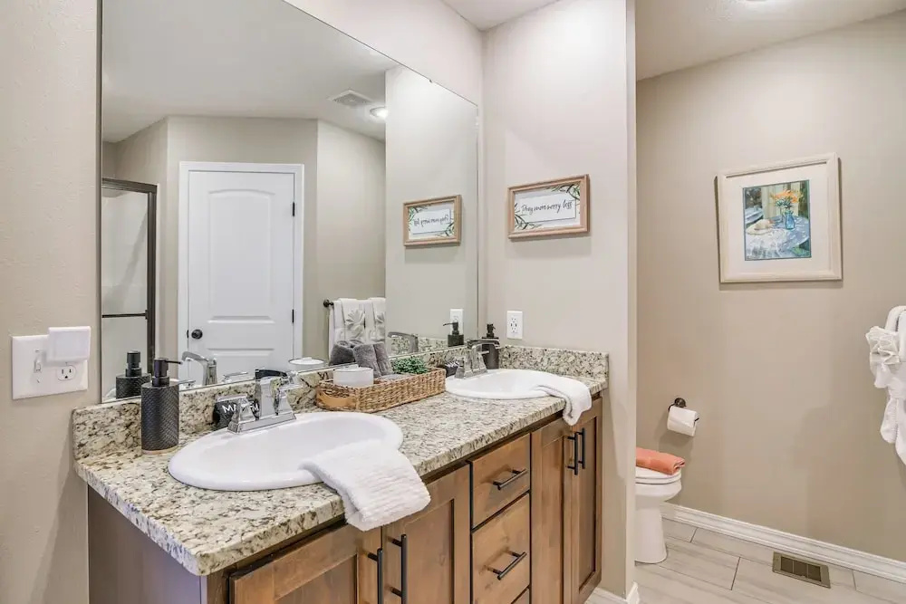 Pool Access, Grill & Gazebo: Ozark Getaway!
