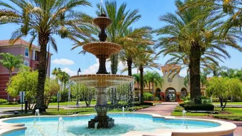 Newly Renovated LAKEVIEW Vista Cay Condo
