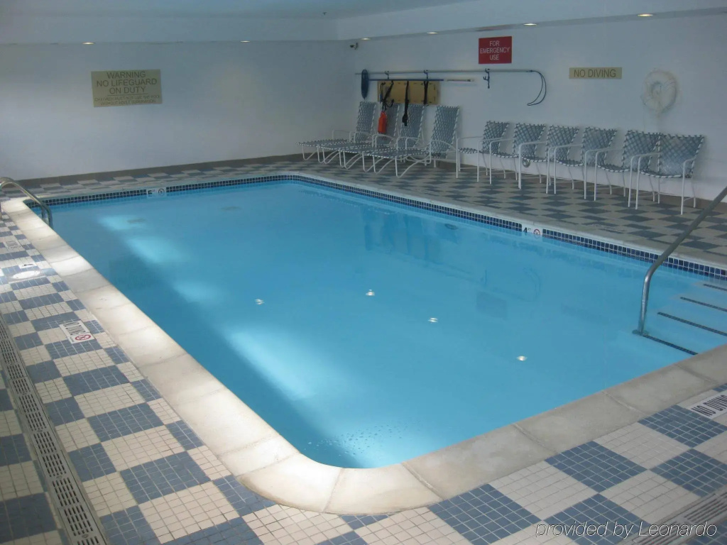 Country Inn & Suites by Radisson, Dearborn, MI