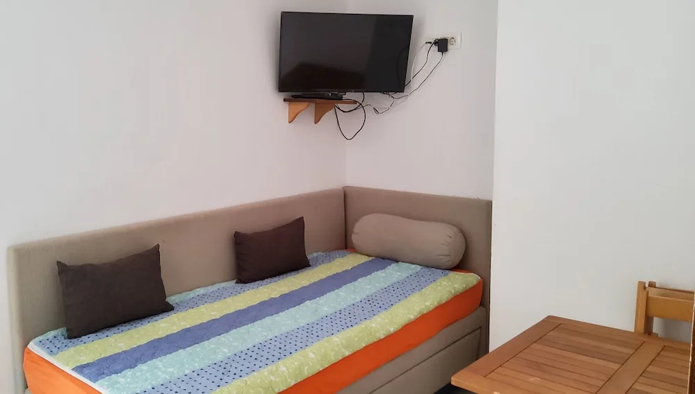 Economy Apartment 12 Sleeps 3 Guests