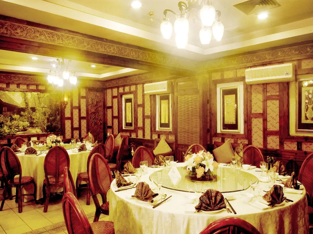 Western Royal Palace Hotel