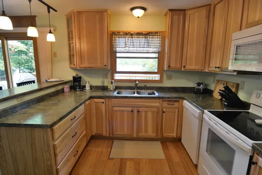 Thirty Point Lodge 3 Bedroom Hotel Room by Redawning
