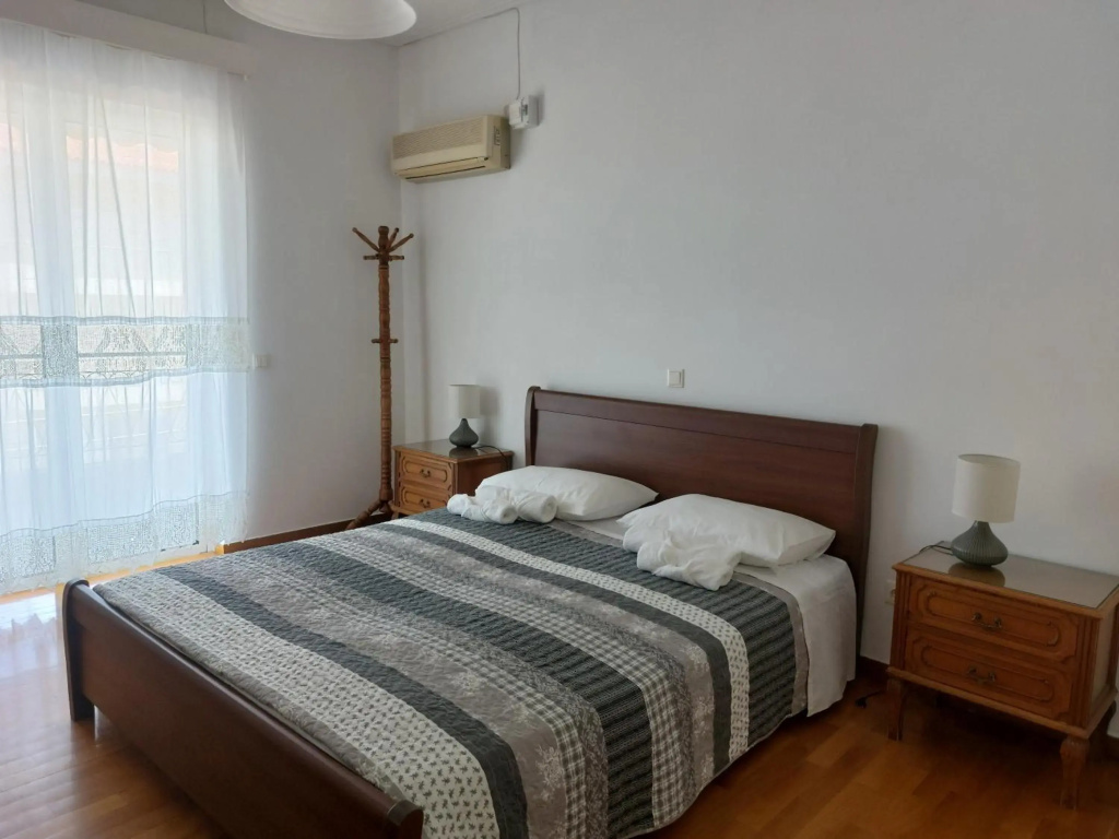 Sea view,big and comfortable appartment in Voula