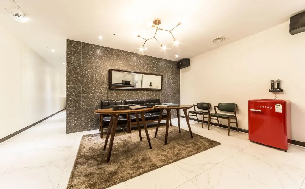 Plum Hotel