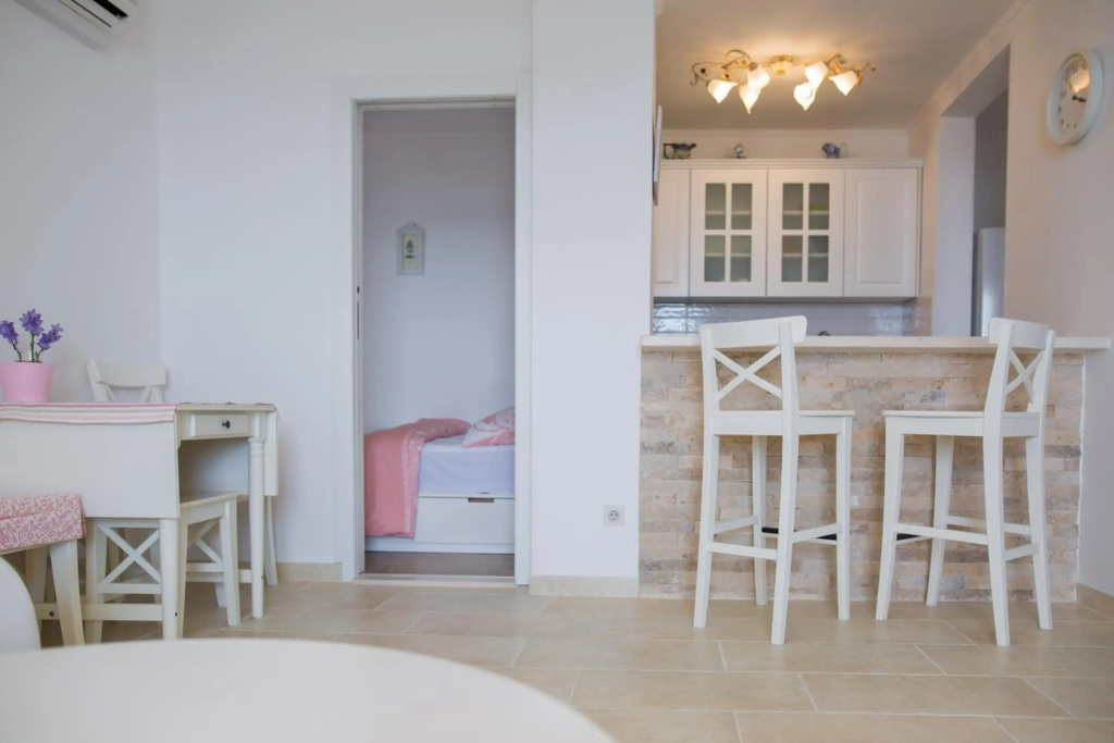 Apartment Zlatni Potok - View of the Old Town & Free Parking & 15 Minute Walk To the Center