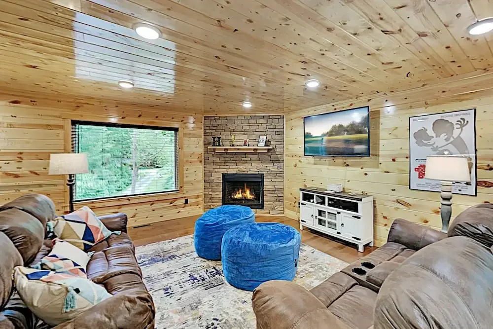 Lakpow45 3 Bedroom Cabin