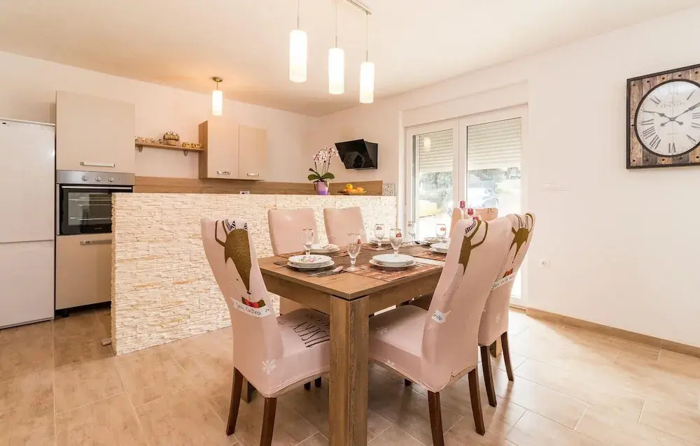 Stunning Home In Pula