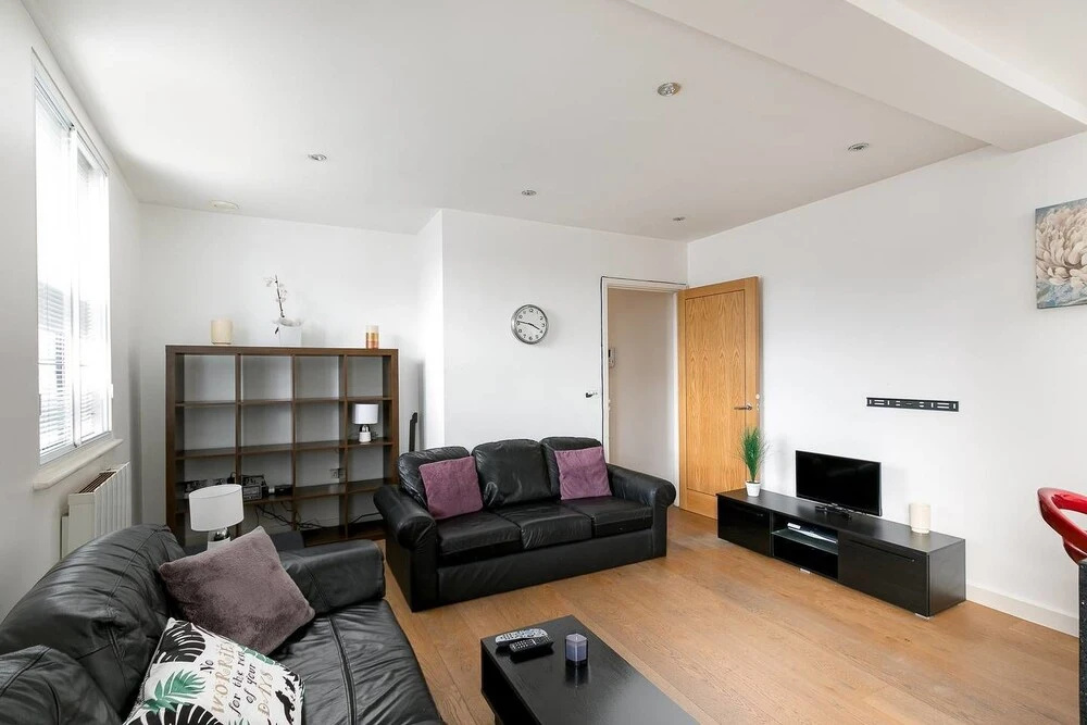 Modern 2 Bed In The Heart Of Ealing Broadway