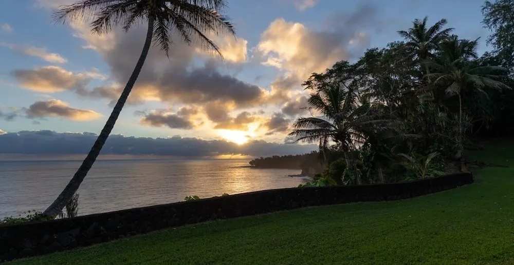 Hamakua Hotel