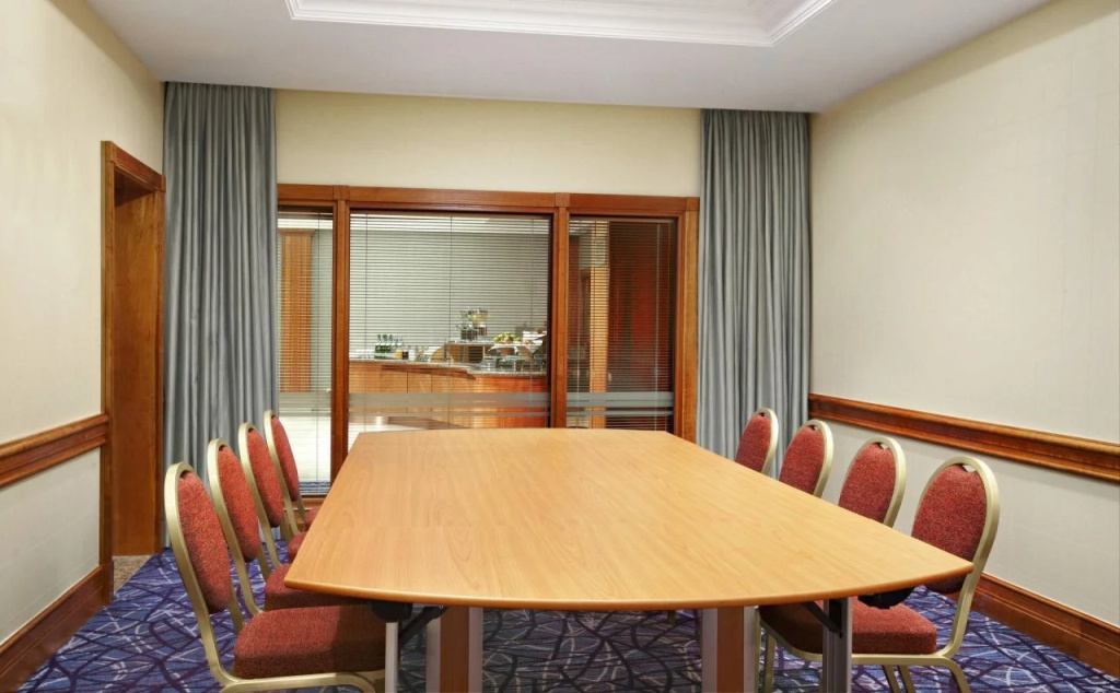 Sheraton Skyline Hotel London Heathrow