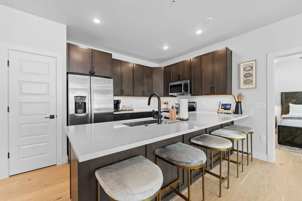 Brightwood #301, Building 2