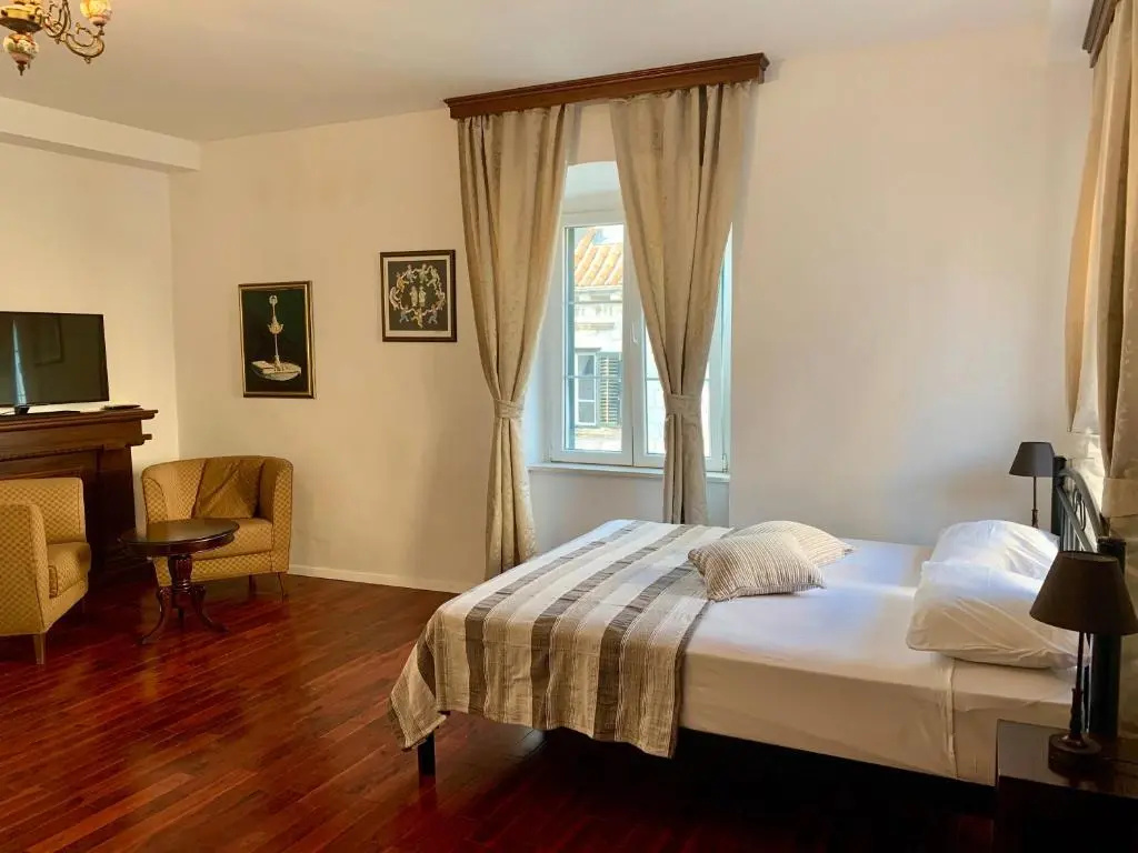 Room 1783 Old town