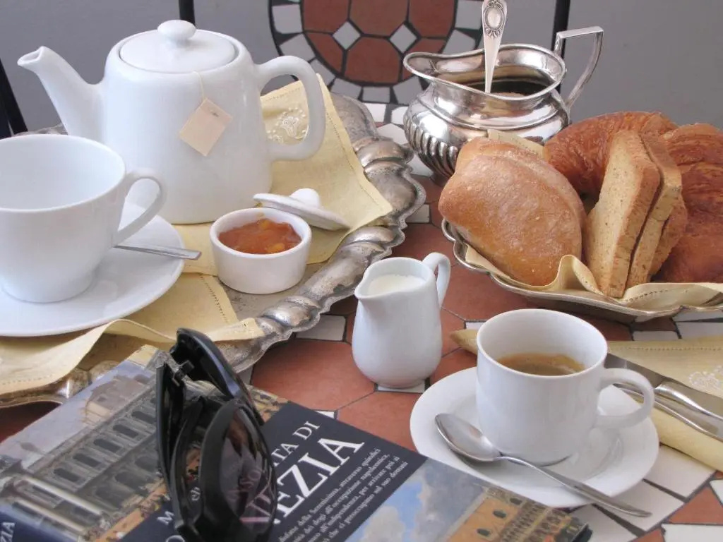 Ca' San Trovaso - 6 Rooms