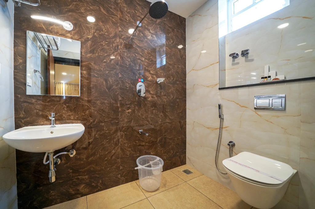 Capital O 15950 J K Residency