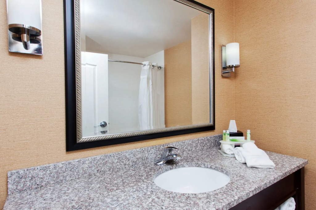 Holiday Inn Express Hotel & Suites Jackson Northeast by IHG