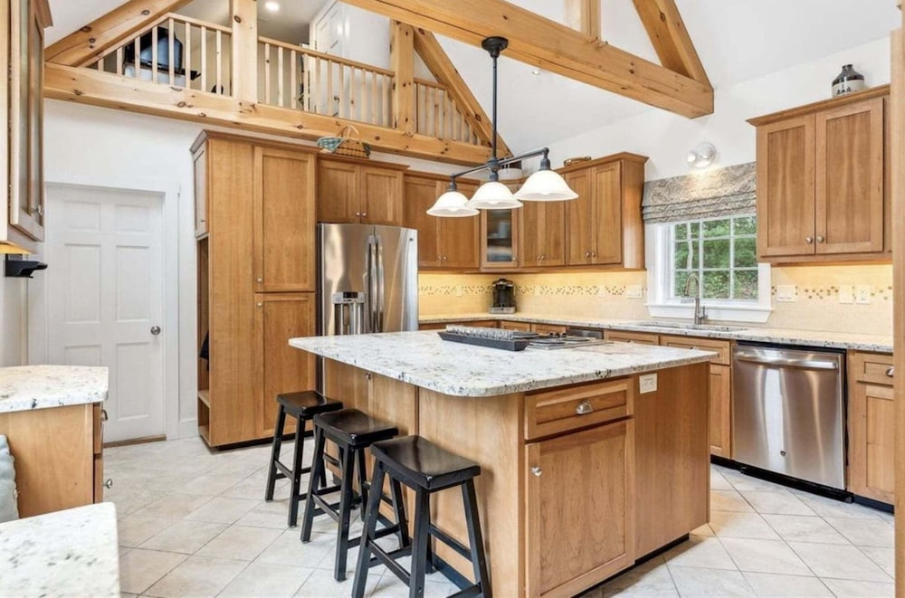 Lakeside Retreat Limit 10 3 Bedroom Home