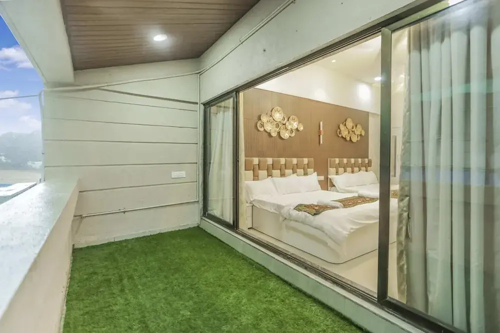 3BHK w/Pool - Harmony Palace by Universe Villas