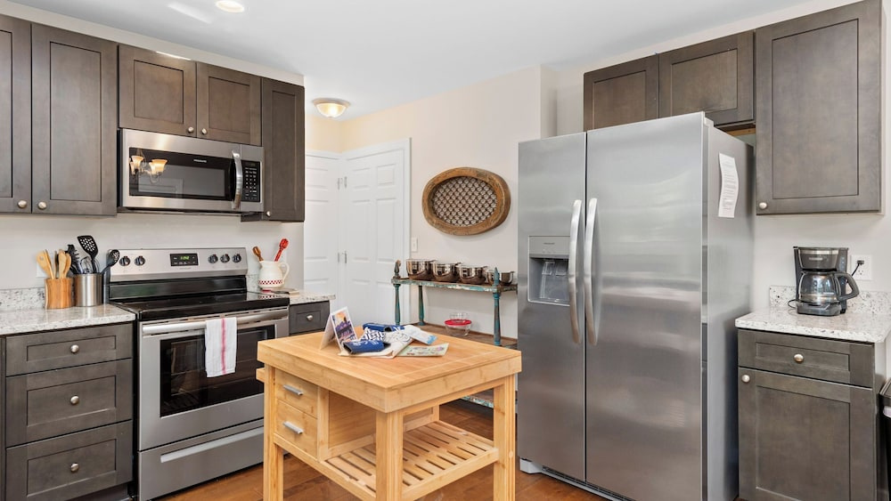 Little Sycamore by Avantstay Premier Location + Patio