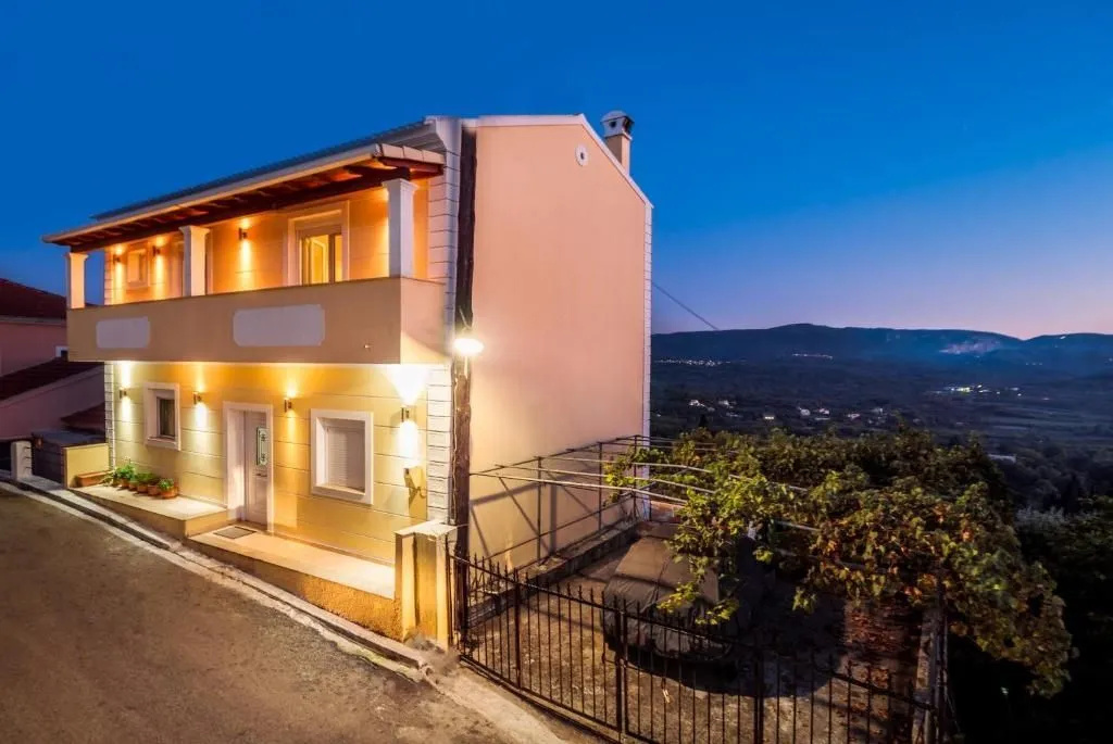 Villa Dinos by PosarelliVillas