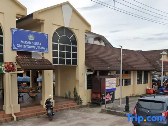 Piccadilly Greentown Premium Suites by IWH Suites