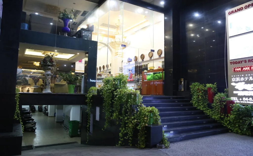 Happyland Hotel