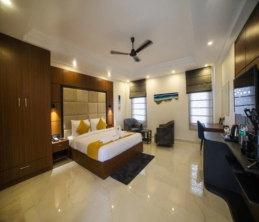 HUE GUH The Porto Candolim