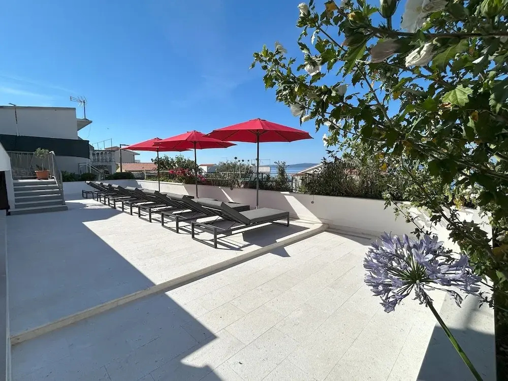 Heated Infinity Pool, Family Apartment With Panoramic sea View 2