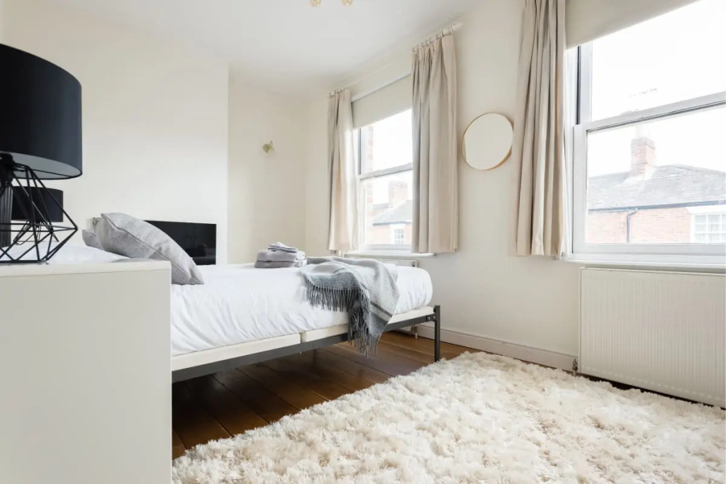 The Great Clarendon Lodge - Large & Stylish 4BDR Home