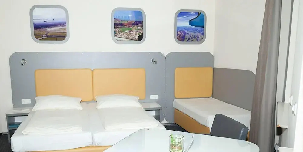 Hotel Cockpit