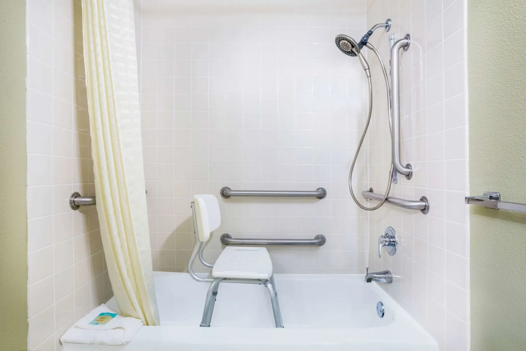 AmericInn by Wyndham International Falls