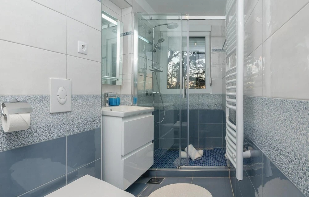 4 Bedroom Amazing Home In Podstrana