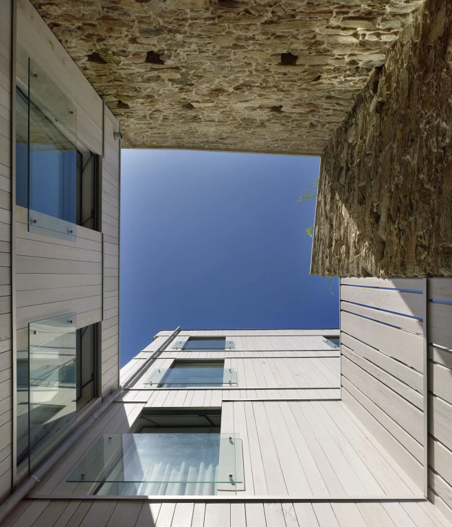 Moure Hotel