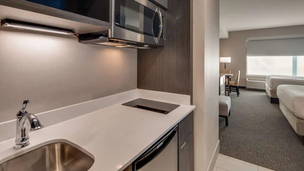 Best Western Plus Executive Residency Rigby\s Water World Hotel