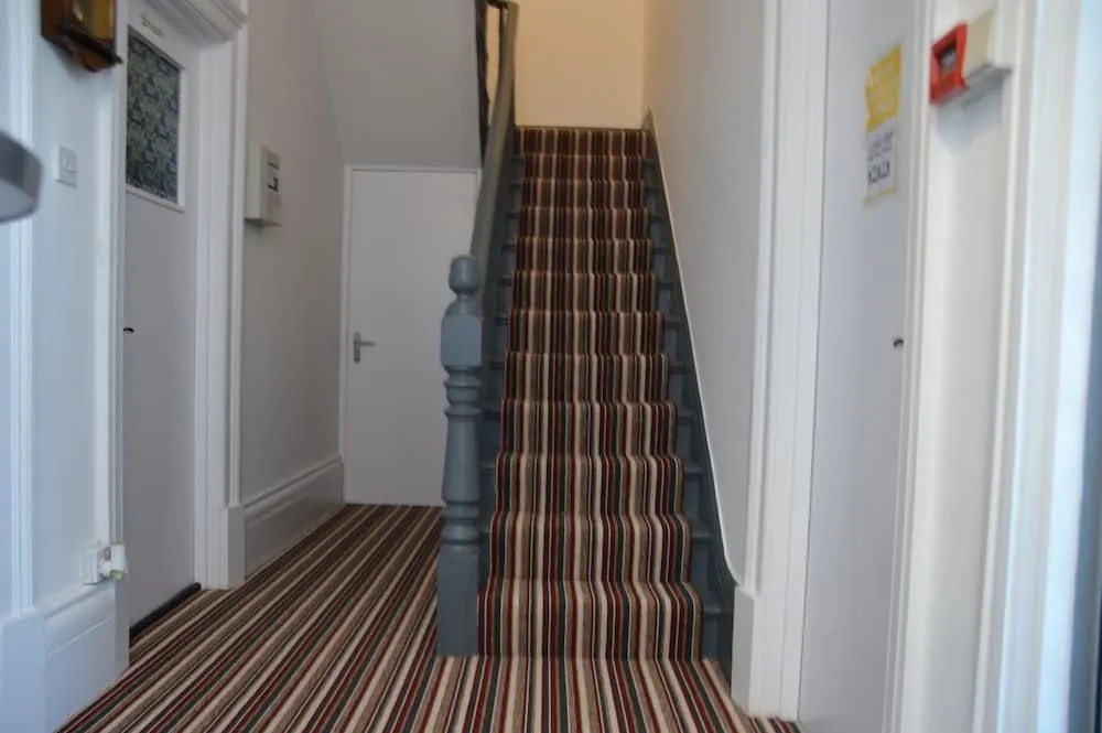 Holly Lodge