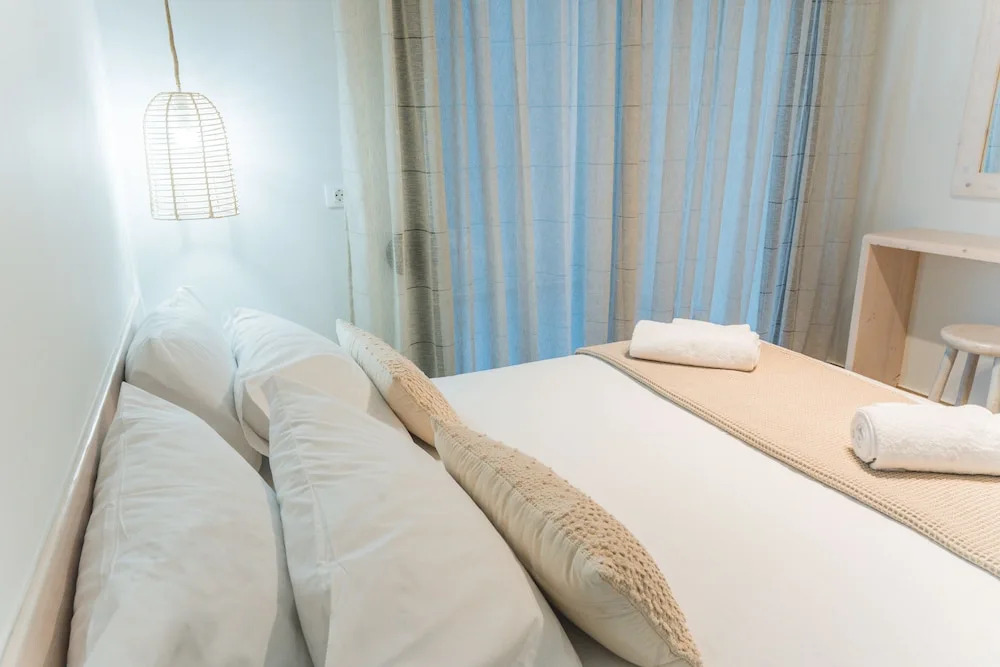 Aesthisis Sensational Accommodation