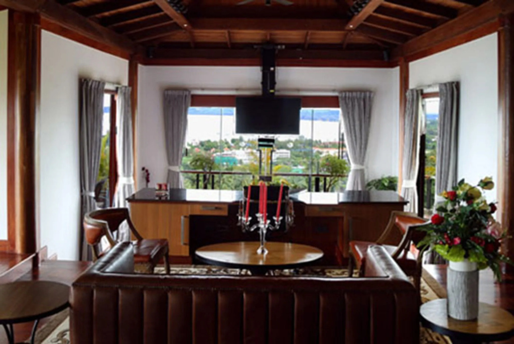 Luxury 4 pool Seaview 6 bedroom Villa on Surin Hill