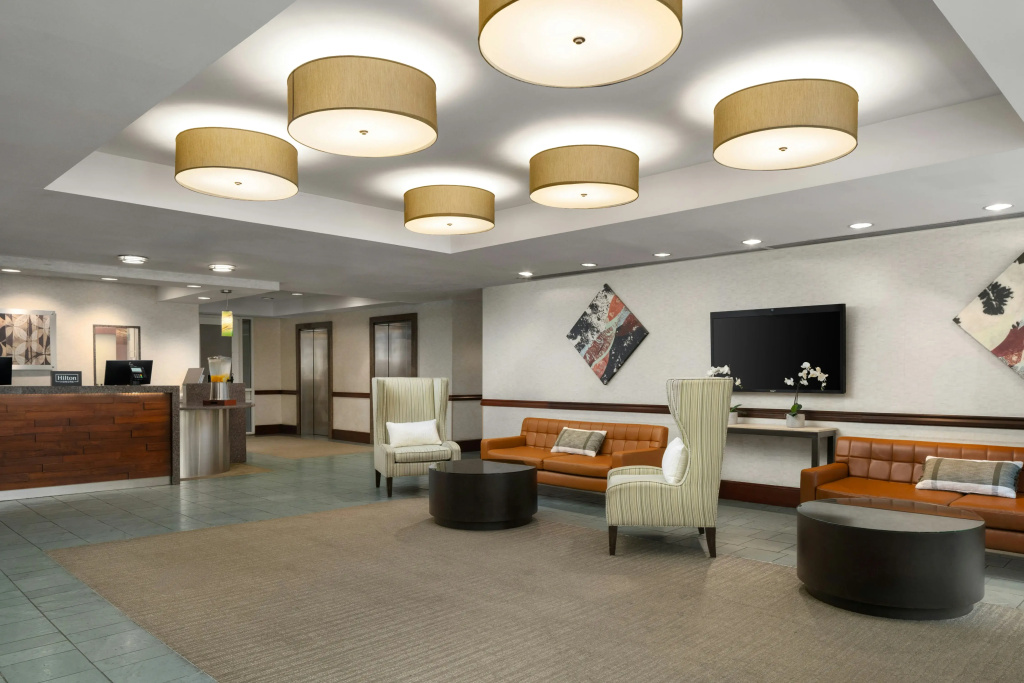 DoubleTree by Hilton Hotel Boston Bayside