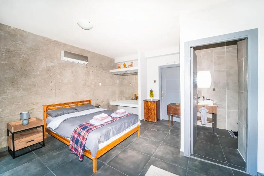 Chardonnay Guest Studio Rooms with Great view for nature lovers