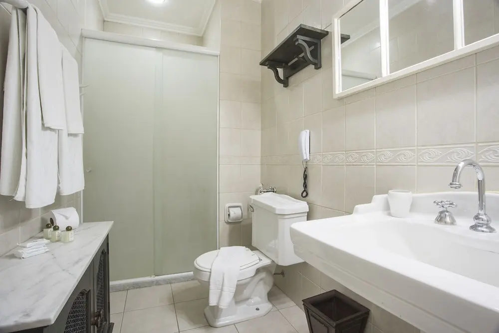 A Casa das Portas Velhas