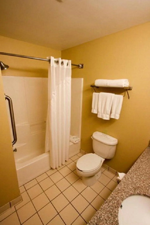 Holiday Inn Express Hotel & Suites Chicago-Algonquin by IHG