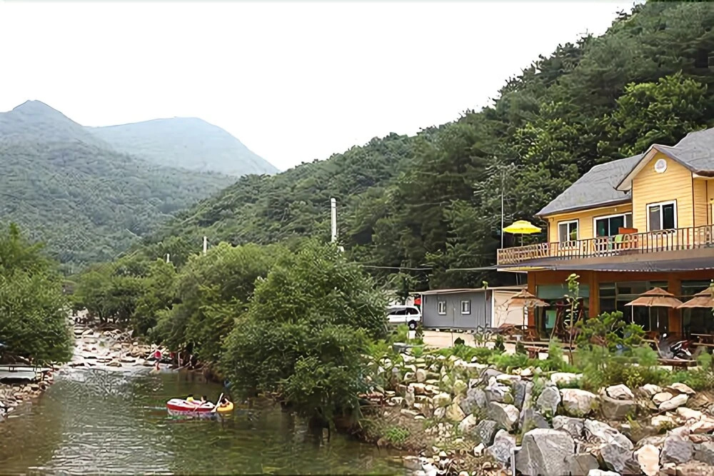 Yangpyeong Brook Cross Pension