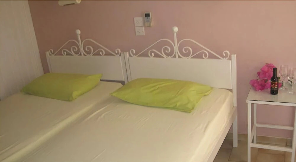 Marina Rooms