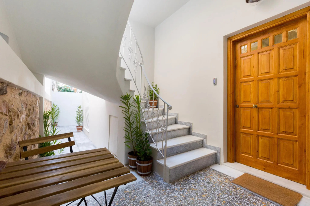 Dinostratus House - Boutique Studios