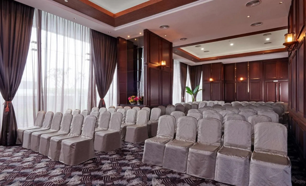 VE Hotel & Residence