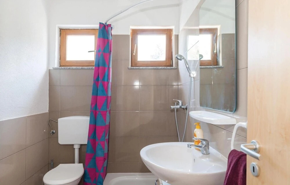 Beautiful Apartment in Biograd With 3 Bedrooms and Wifi