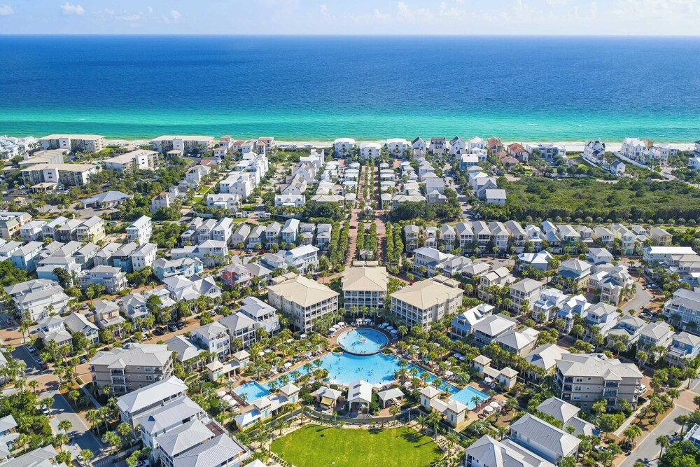 Good Day Sunshine by Avantstay Sleeps 16, Pool + Private Beach Access
