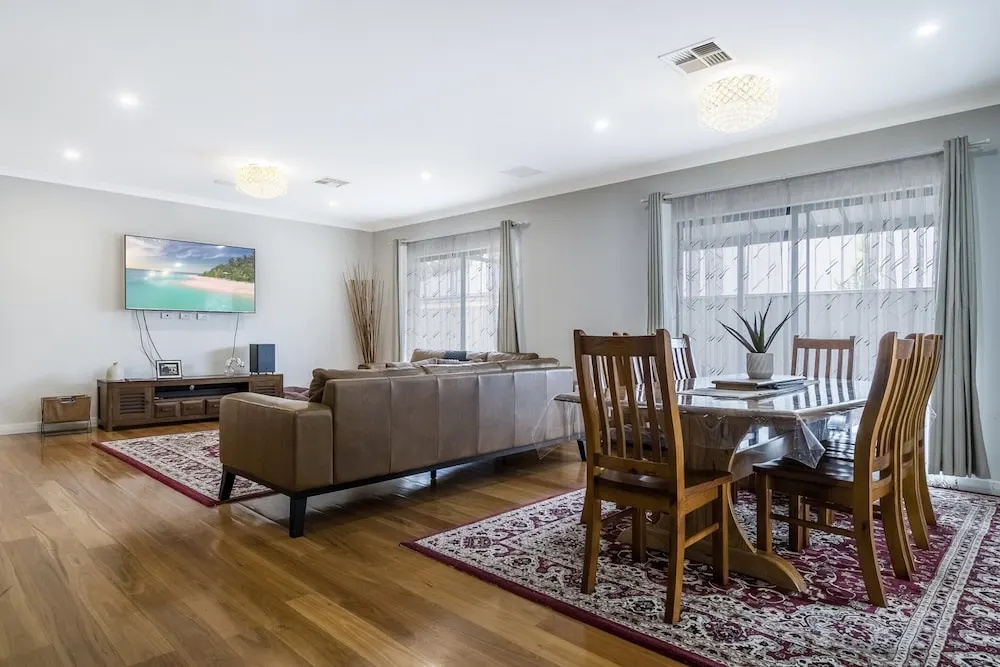 Spacious 4-bed House With Outdoor Area