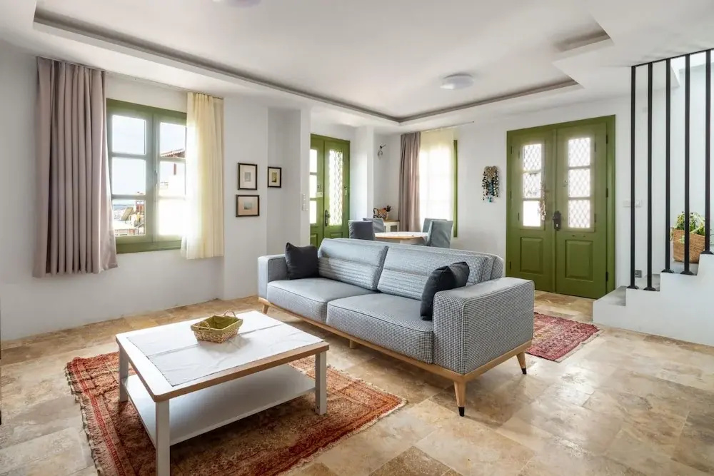 Rustic House With View Balcony in Ayvalik